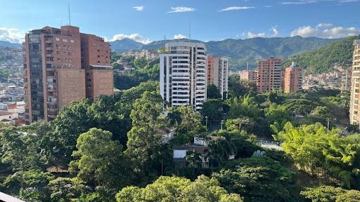 Apartamento en arriendo Valle Del Cauca Cali Santa Teresita 209 m2 Habitaciones 3 Baños 3 Garajes 2 Precio $6500000