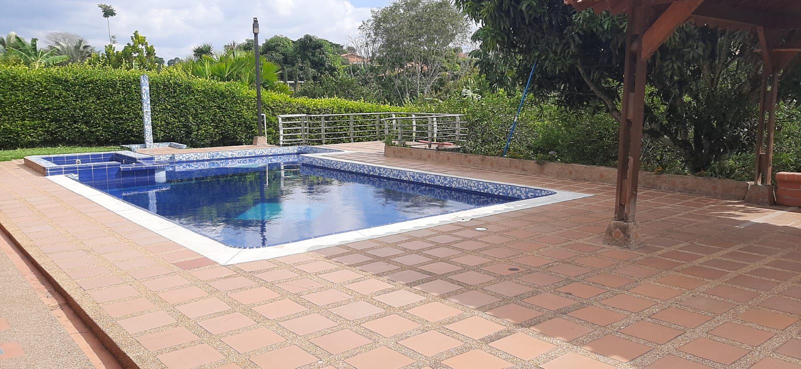 Casa Campestre en venta Risaralda Pereira Jardin De Velez Y Velez 480 m2 Habitaciones 4 Baños 3 Garajes 4 Precio $980000000