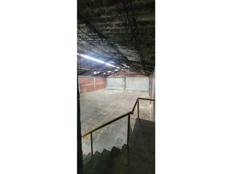 Bodega en arriendo Caldas Manizales Colon 430 m2 Habitaciones 0 Baños 1 Garajes 1 Precio $10800000