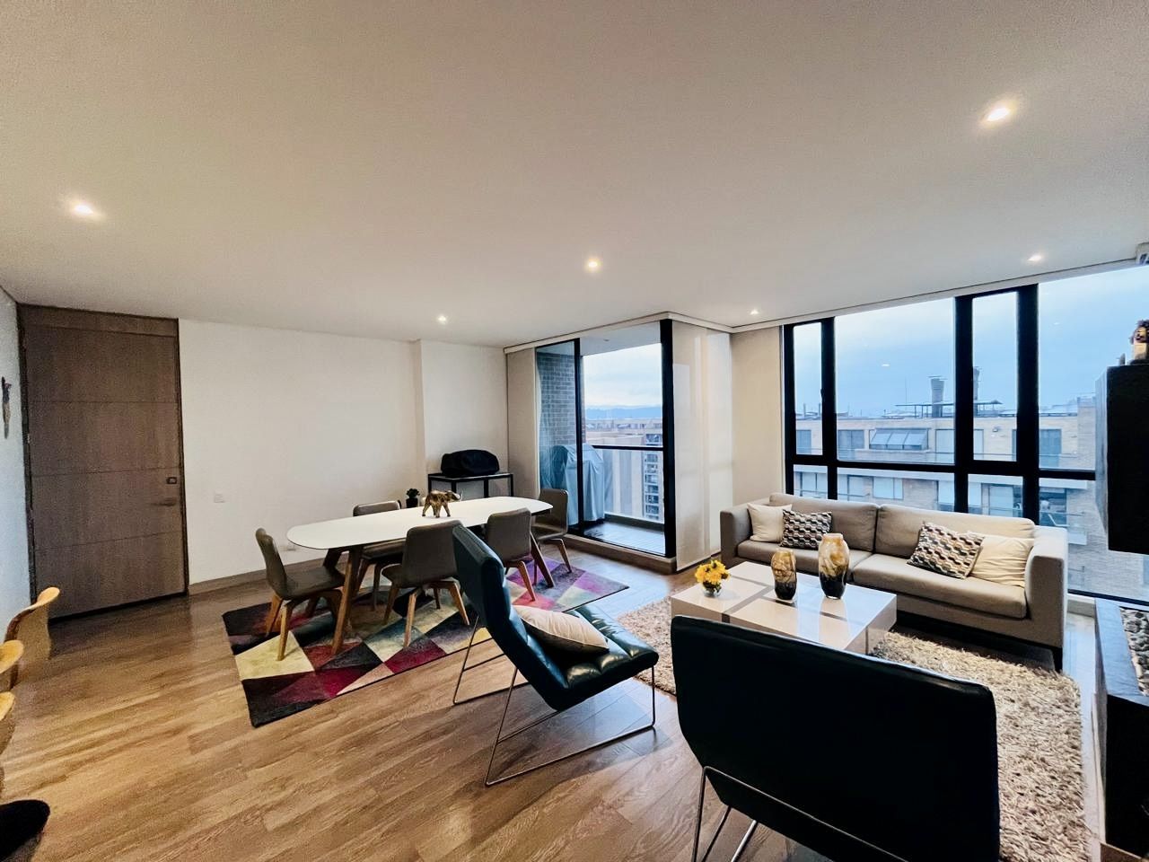 Apartamento en venta Cundinamarca Bogotá Cantalejo 125 m2 Habitaciones 3 Baños 3 Garajes 2 Precio $980000000