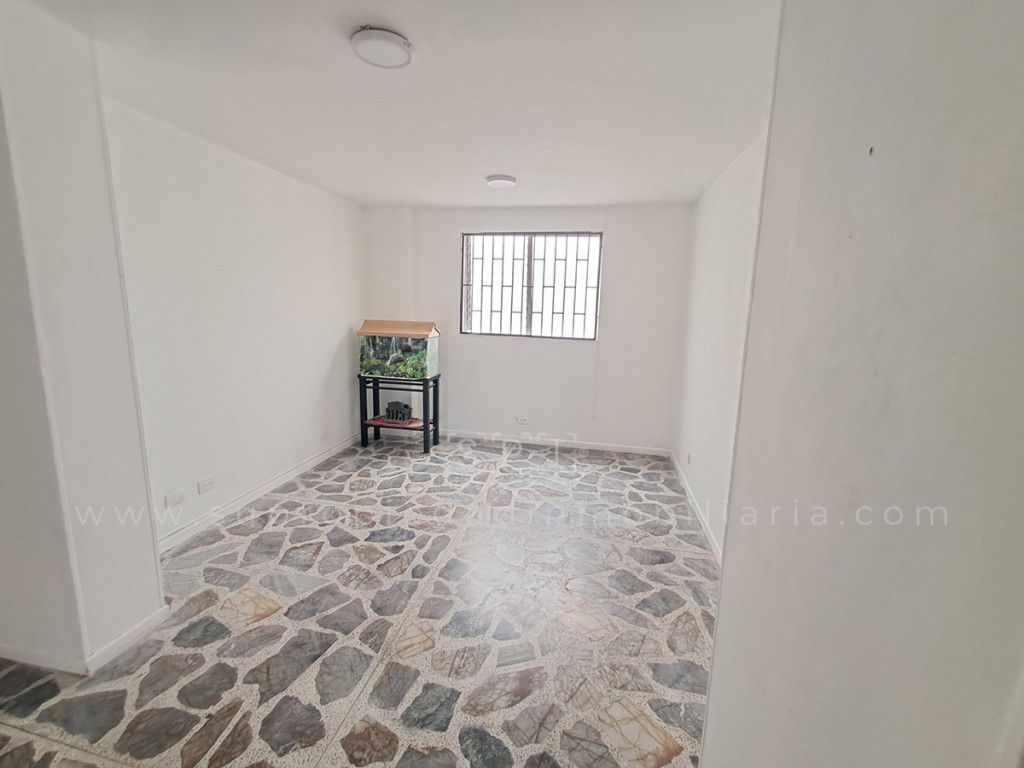 Oficina en arriendo Antioquia Medellín La America 50 m2 Habitaciones 0 Baños 1 Garajes 1 Precio $2000000