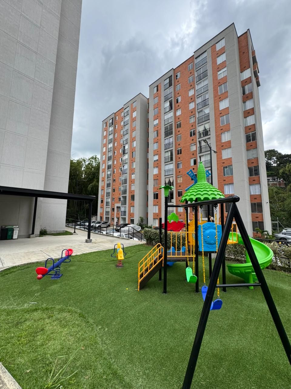 Apartamento en venta Risaralda Pereira El Poblado I Etapa 42 m2 Habitaciones 2 Baños 1 Garajes 1 Precio $235000000