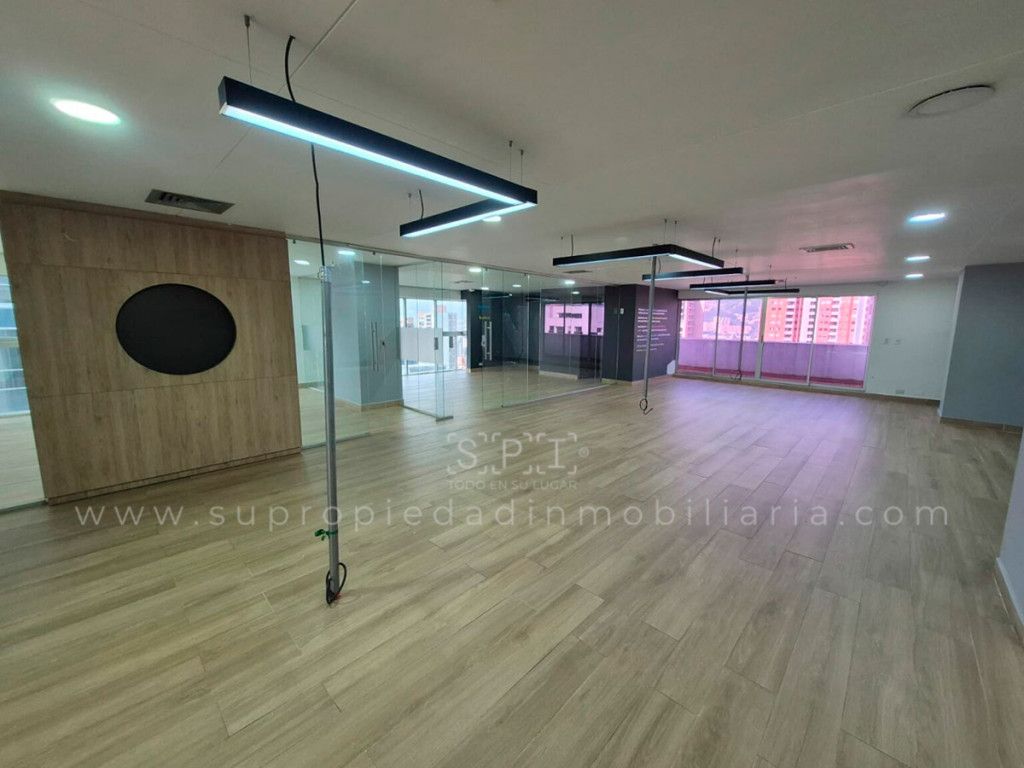 Oficina en arriendo Antioquia Medellín El Diamante No2 246 m2 Habitaciones 0 Baños 4 Garajes 4 Precio $21973160