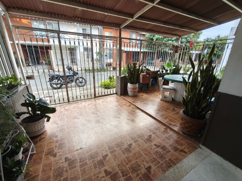 Casa en venta Valle Del Cauca Jamundí Br Rincon De Las Garzas 280 m2 Habitaciones 8 Baños 5 Garajes 1 Precio $420000000