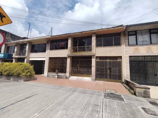 Casa en arriendo Cundinamarca Bogotá Gran América 400 m2 Habitaciones 4 Baños 4 Garajes 1 Precio $9000000