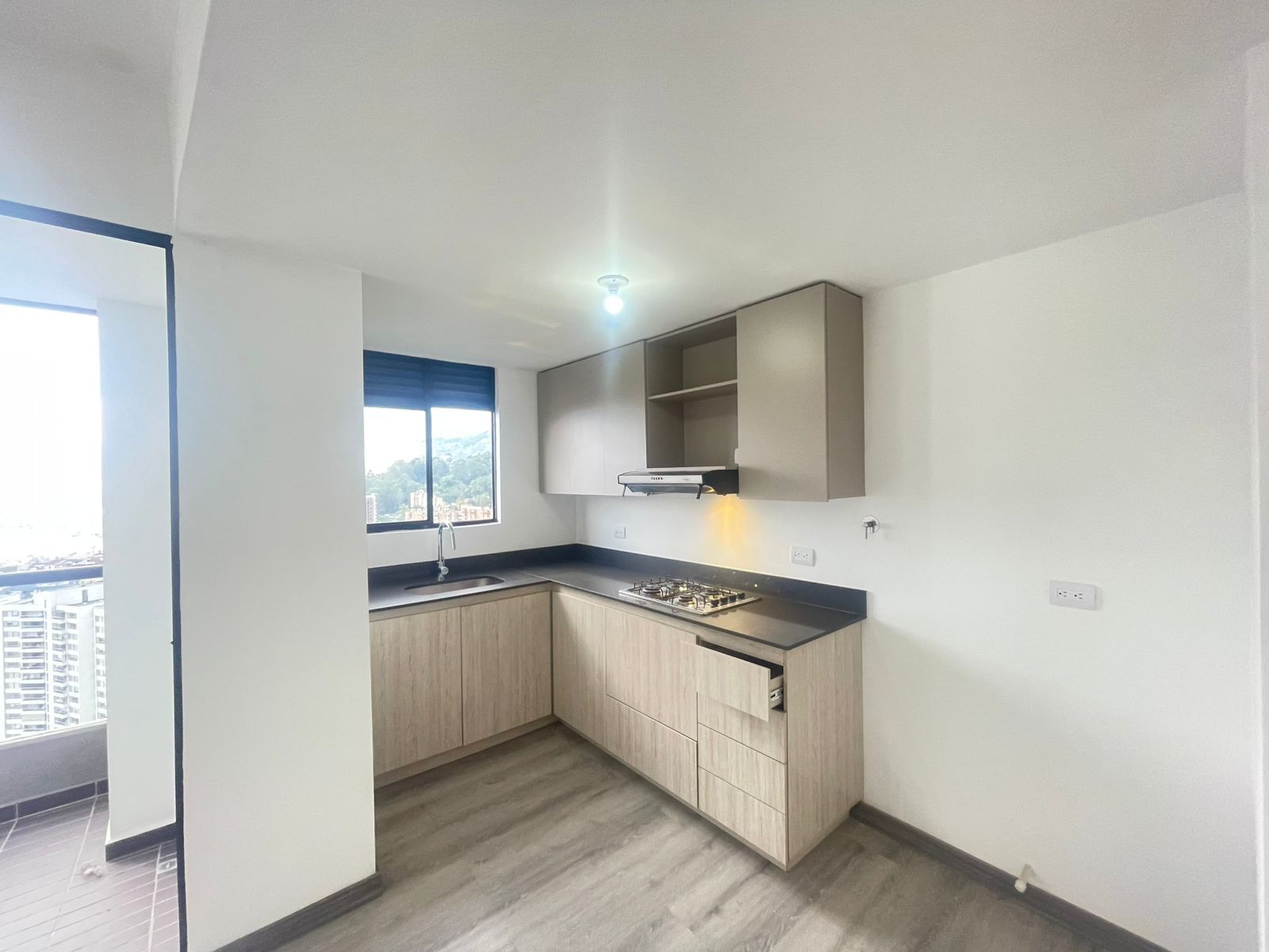 Apartamento en arriendo Antioquia Medellín Asomadera No 2 76 m2 Habitaciones 3 Baños 2 Garajes 1 Precio $3800000