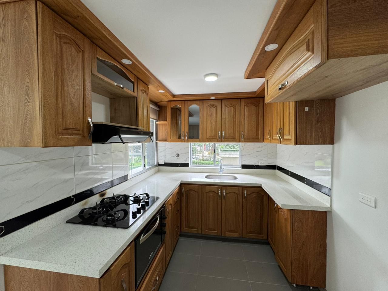 Apartamento en arriendo Antioquia Medellín El Rincon 75 m2 Habitaciones 3 Baños 2 Garajes 1 Precio $3200000