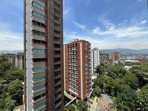 Apartamento en arriendo Antioquia Medellín La Candelaria 140 m2 Habitaciones 3 Baños 4 Garajes 2 Precio $6000000