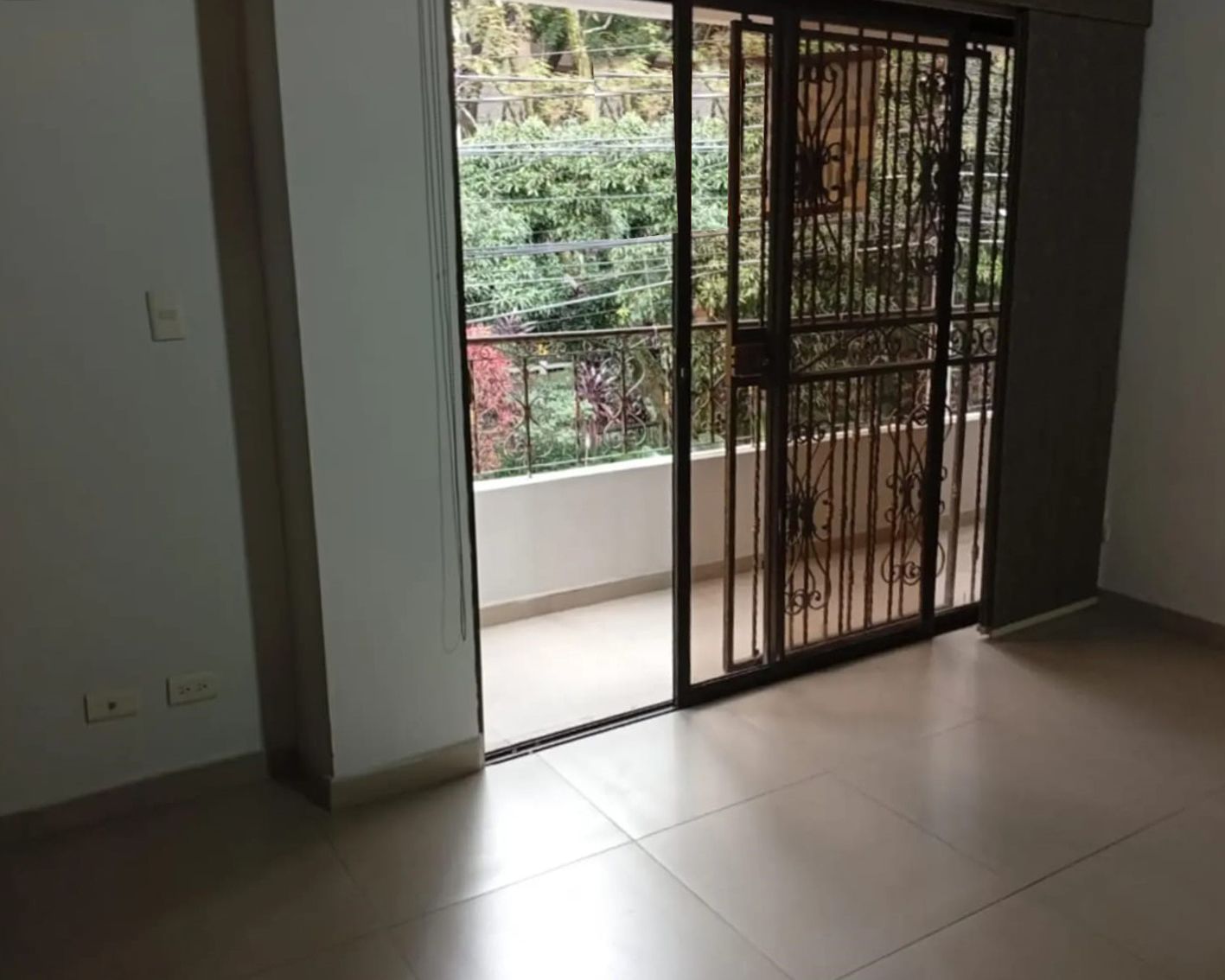 Casa en arriendo Antioquia Medellín El Nogal Los Almendros 200 m2 Habitaciones 4 Baños 4 Garajes 1 Precio $5800000