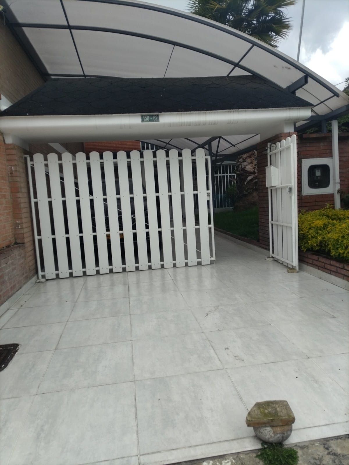 Casa en venta Cundinamarca Bogotá Las Margaritas 210 m2 Habitaciones 4 Baños 3 Garajes 2 Precio $1150000000
