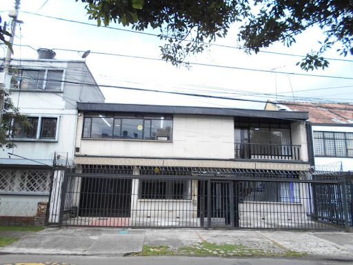 Casa en arriendo Cundinamarca Bogotá Las Américas 390 m2 Habitaciones 6 Baños 4 Garajes 3 Precio $7500000