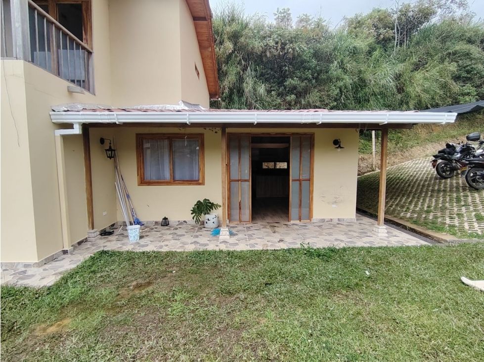 Finca en arriendo Antioquia Marinilla Marinilla 160 m2 Habitaciones 5 Baños 3 Garajes 1 Precio $2000000