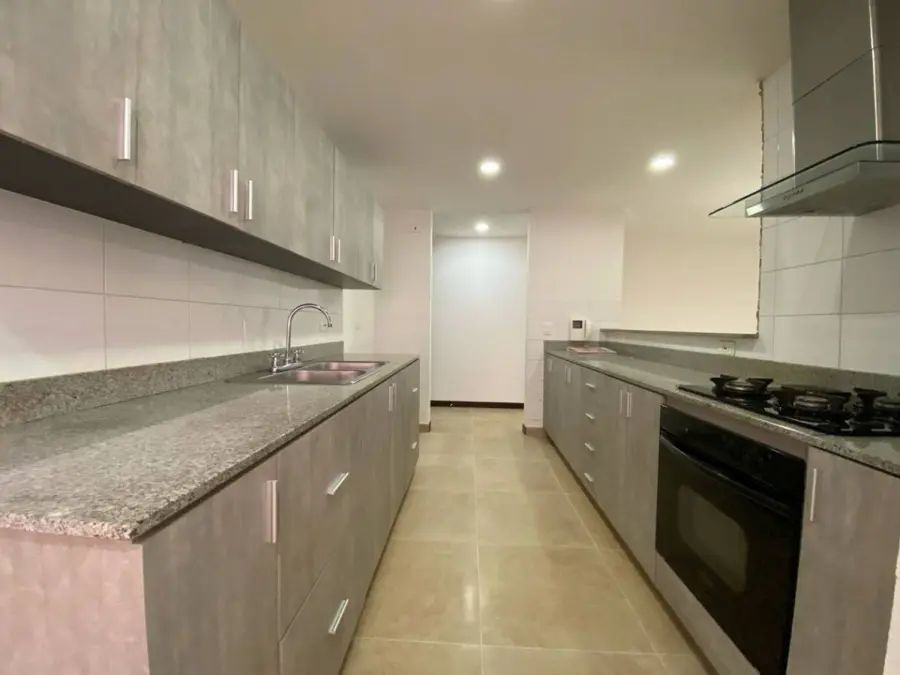 Apartamento en arriendo Antioquia Itagüí Zona Industrial 3 100 m2 Habitaciones 3 Baños 2 Garajes 2 Precio $2200000