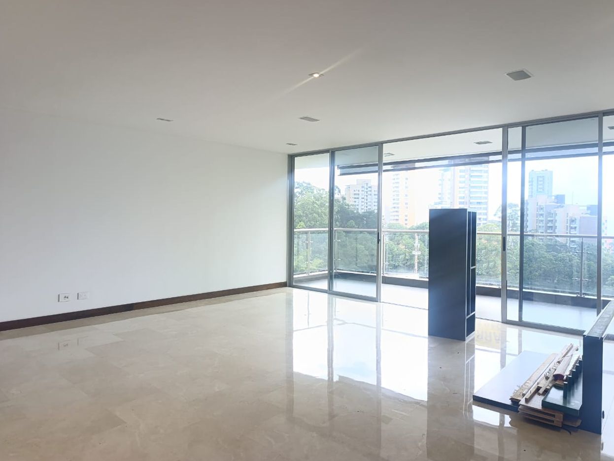Apartamento en arriendo Antioquia Medellín Los Balsos No 1 200 m2 Habitaciones 3 Baños 4 Garajes 2 Precio $14500000
