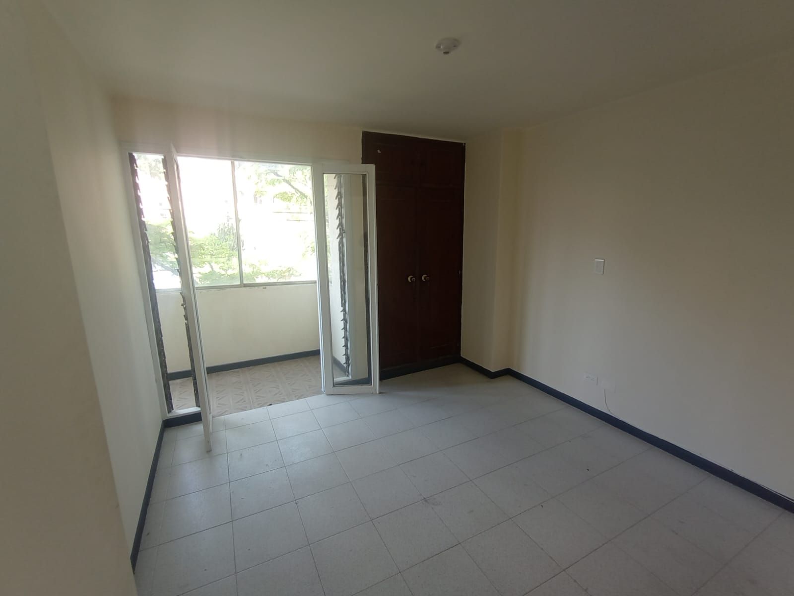 Apartamento en arriendo Antioquia Medellín El Nogal Los Almendros 90 m2 Habitaciones 3 Baños 2 Garajes 0 Precio $2500000