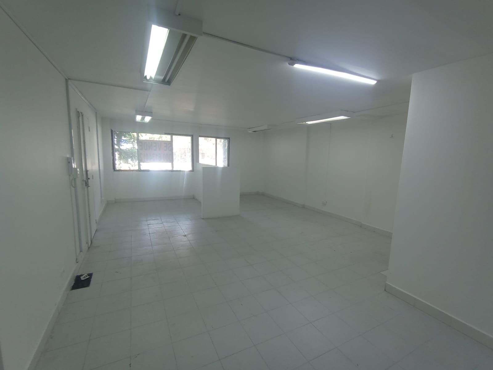 Oficina en arriendo Antioquia Medellín El Nogal Los Almendros 100 m2 Habitaciones 0 Baños 3 Garajes 0 Precio $2500000