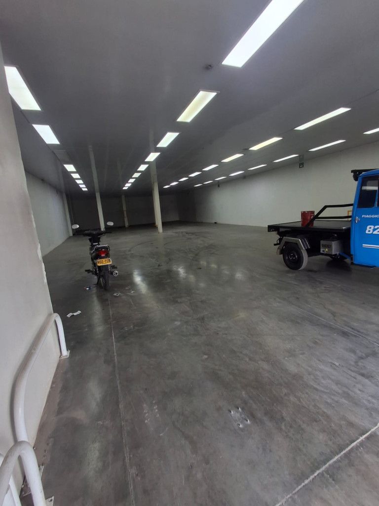 Bodega en arriendo Valle Del Cauca Yumbo Puerto Isaacs 304 m2 Habitaciones 0 Baños 1 Garajes 2 Precio $6000000