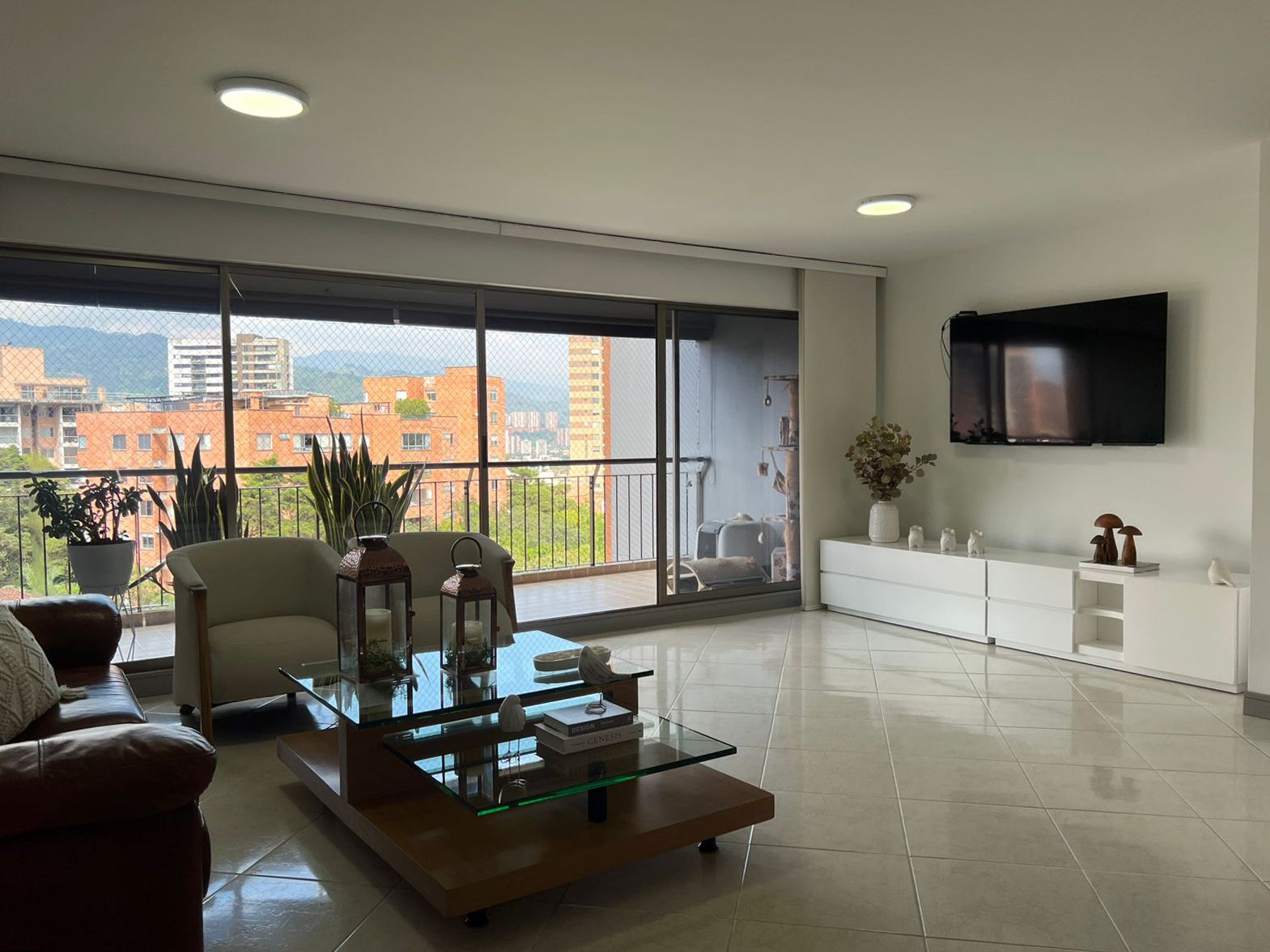 Apartamento en venta Antioquia Envigado Zúñiga 161 m2 Habitaciones 3 Baños 4 Garajes 2 Precio $1220000000