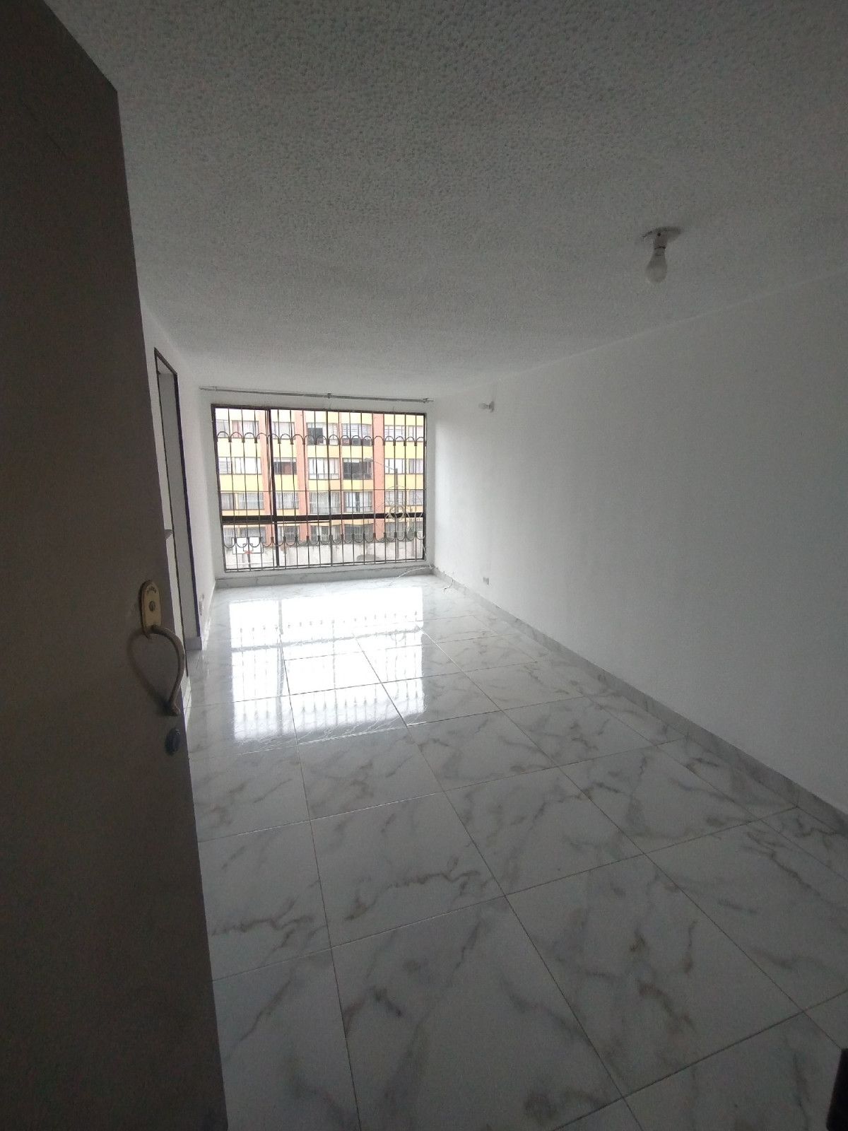 Apartamento en arriendo Cundinamarca Bogotá Normandía 55 m2 Habitaciones 3 Baños 2 Garajes 1 Precio $2100000