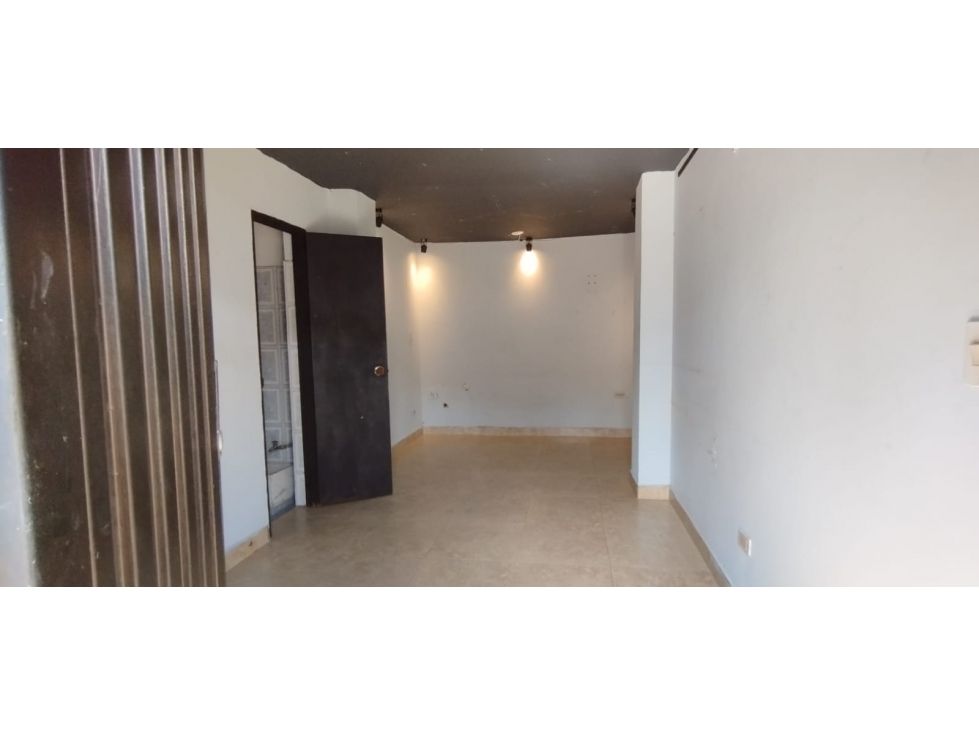 Local en arriendo Antioquia Medellín La Gloria 20 m2 Habitaciones 0 Baños 1 Garajes 0 Precio $900000
