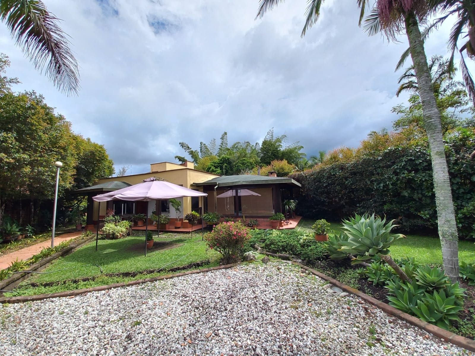 Casa en venta Antioquia Rionegro El Porvenir 285 m2 Habitaciones 4 Baños 5 Garajes 1 Precio $1690000000