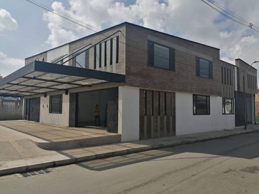 Local en arriendo Antioquia La Ceja Fray Eugenio Ramirez Salazar 305 m2 Habitaciones 0 Baños 1 Garajes 1 Precio $11500000