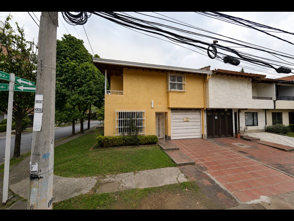 Casa en arriendo Antioquia Medellín Rosales 200 m2 Habitaciones 5 Baños 4 Garajes 0 Precio $6300000