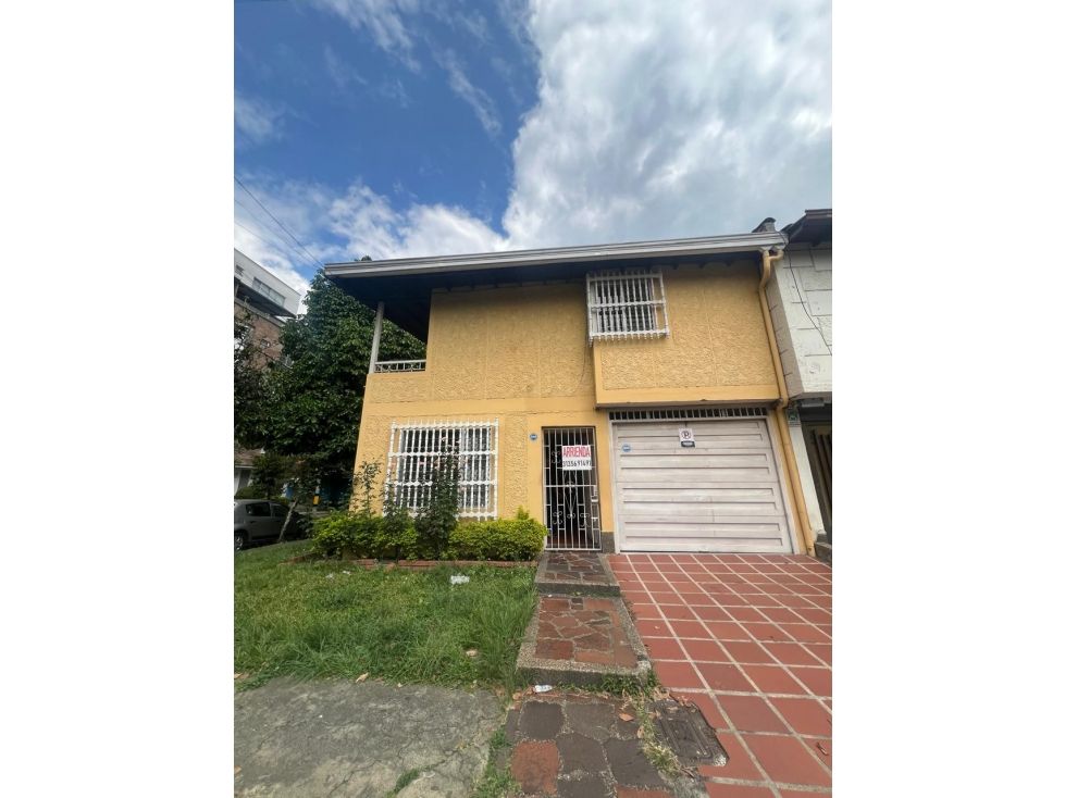 Casa en arriendo Antioquia Medellín Rosales 200 m2 Habitaciones 5 Baños 4 Garajes 0 Precio $6300000