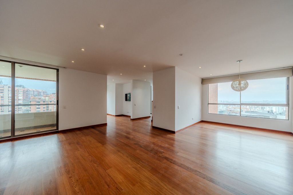 Apartamento en arriendo Cundinamarca Bogotá Cerros De Los Alpes 180 m2 Habitaciones 3 Baños 3 Garajes 2 Precio $9611200