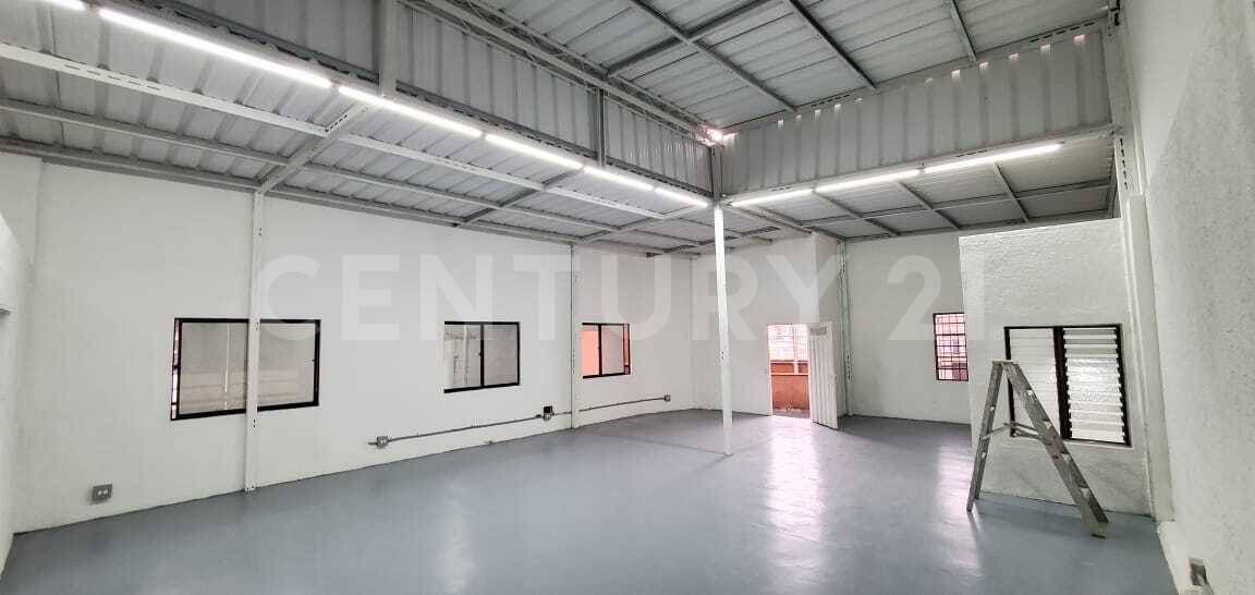 Local en arriendo Antioquia Envigado Zona Centro 250 m2 Habitaciones 0 Baños 3 Garajes 0 Precio $9500000