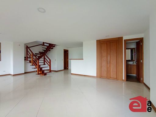 Casa en venta Antioquia Sabaneta Aves María 340 m2 Habitaciones 3 Baños 6 Garajes 3 Precio $1845000000