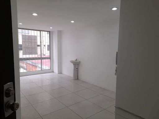 Consultorio en arriendo Cundinamarca Bogotá Lago Gaitan 17 m2 Habitaciones 0 Baños 0 Garajes 1 Precio $1400000