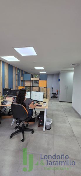 Oficina en arriendo Antioquia Envigado Primavera 74 m2 Habitaciones 0 Baños 1 Garajes 1 Precio $6500000