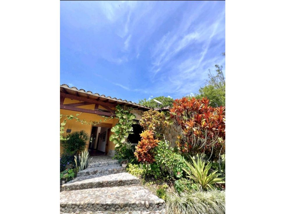 Finca en venta Antioquia Venecia Venecia 450 m2 Habitaciones 5 Baños 6 Garajes 4 Precio $1980000000