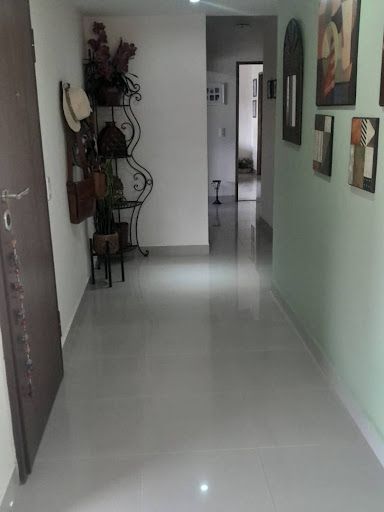 Apartamento en arriendo o venta Antioquia Medellín Laureles 215 m2 Habitaciones 4 Baños 4 Garajes 2 Precio venta $1300000000 Precio arriendo $6000000