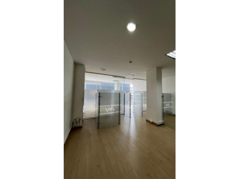 Oficina en venta Cundinamarca Bogotá Emaus 62 m2 Habitaciones 0 Baños 2 Garajes 1 Precio $403000000