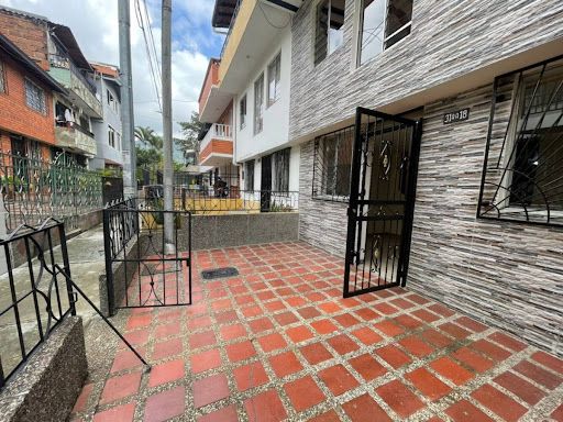 Casa en arriendo Antioquia Itagüí Samaria 110 m2 Habitaciones 3 Baños 3 Garajes 0 Precio $2200000