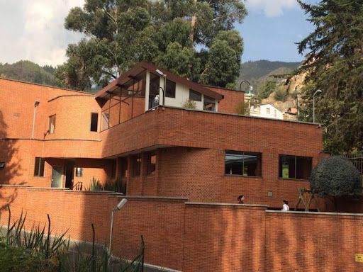Apartamento en arriendo Cundinamarca Bogotá Bella Suiza 250 m2 Habitaciones 3 Baños 3 Garajes 2 Precio $9611200