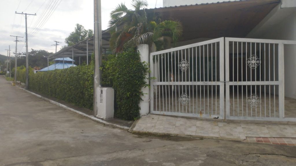 Casa en venta Cundinamarca Girardot Girardot 590 m2 Habitaciones 5 Baños 4 Garajes 4 Precio $830000000