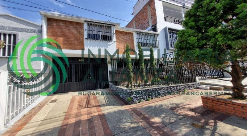 Casa en venta Santander Bucaramanga Diamante Ii Etapa 240 m2 Habitaciones 3 Baños 4 Garajes 1 Precio $900000000