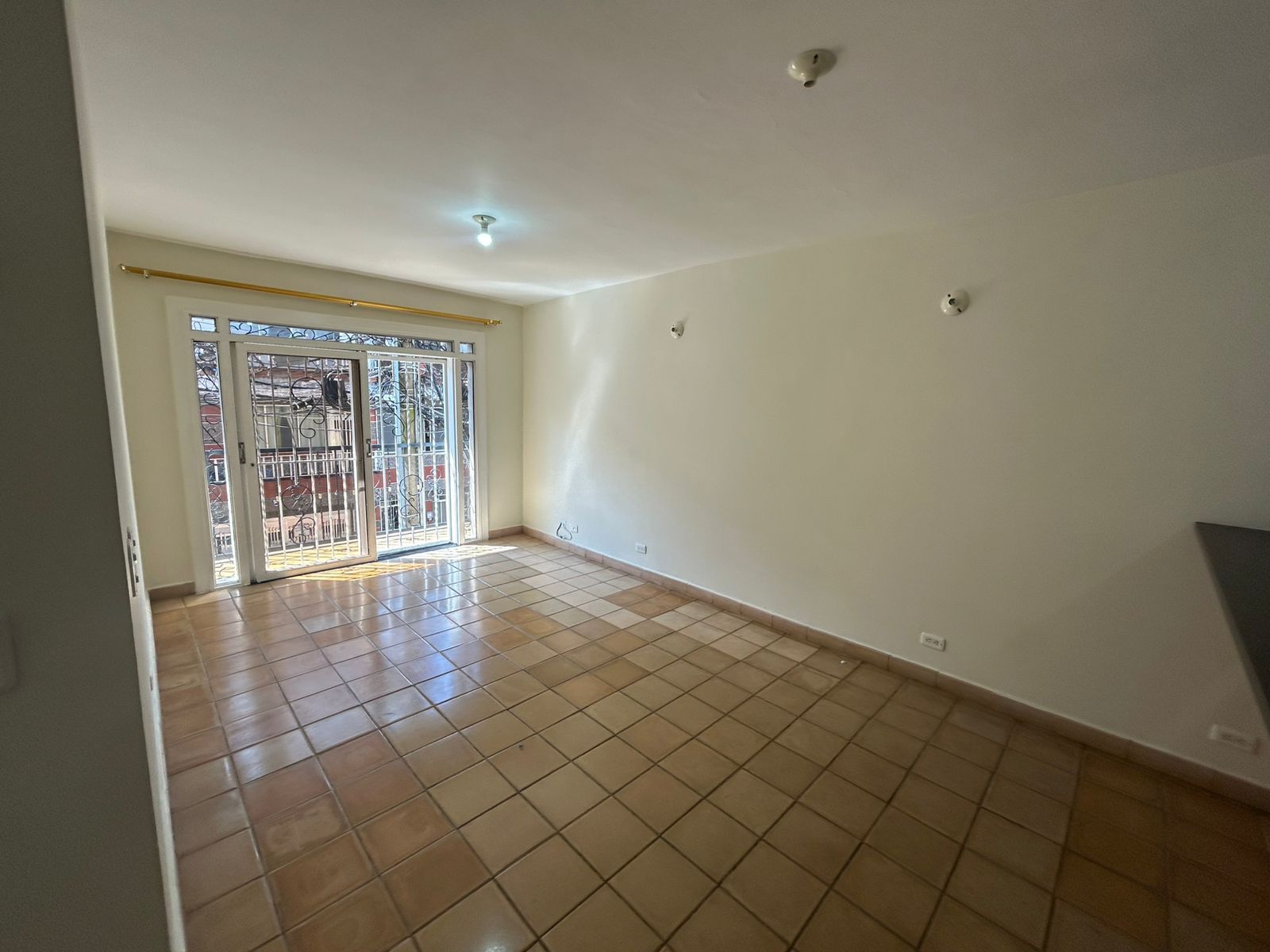 Apartamento en arriendo Antioquia Medellín Aranjuez 65 m2 Habitaciones 2 Baños 1 Garajes 0 Precio $1600000