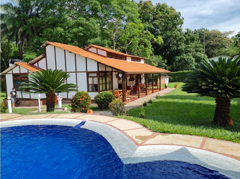 Casa Campestre en venta Tolima Melgar Melgar 355 m2 Habitaciones 6 Baños 4 Garajes 10 Precio $750000000