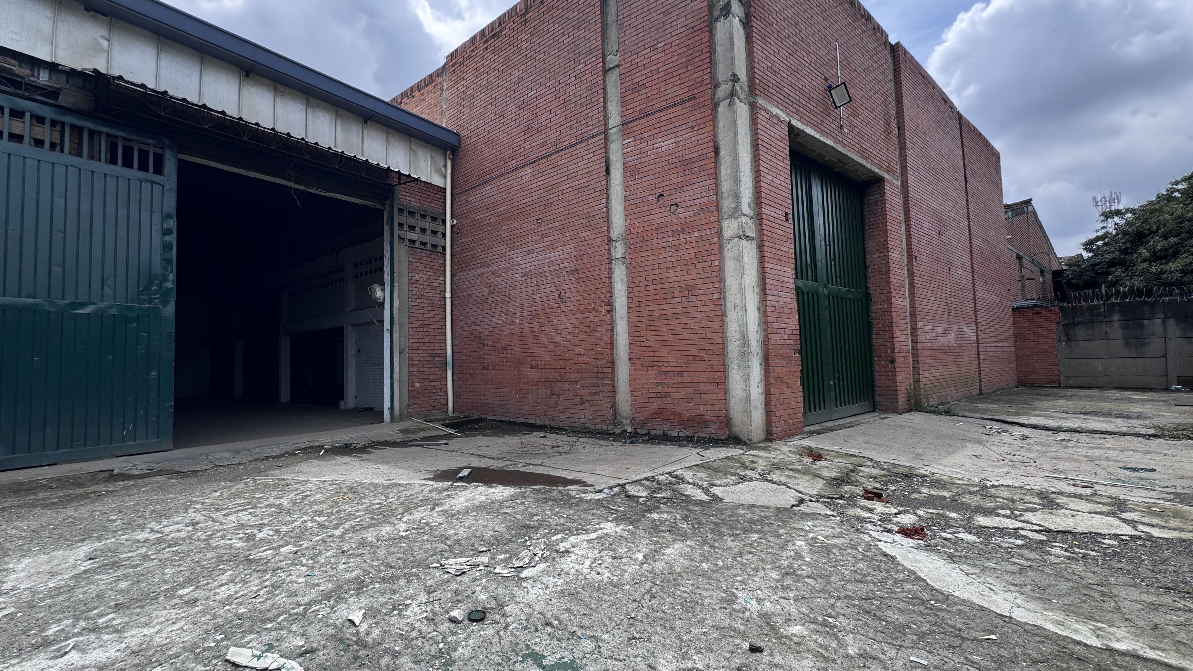 Bodega en arriendo Valle Del Cauca Cali Ciudad Los Álamos 2000 m2 Habitaciones 0 Baños 0 Garajes 0 Precio $25010000