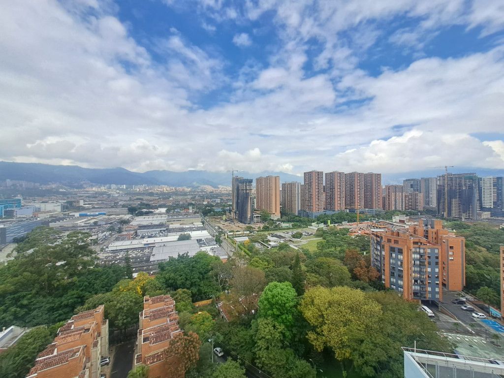 Oficina en arriendo Antioquia Medellín Villa Carlota 64 m2 Habitaciones 0 Baños 1 Garajes 2 Precio $6300000