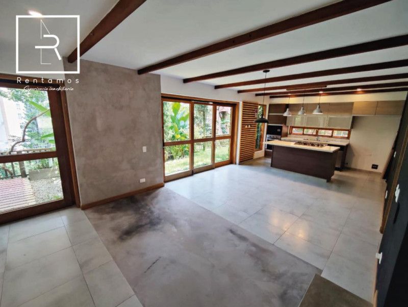 Casa en arriendo Antioquia Envigado Loma De Las Brujas 200 m2 Habitaciones 2 Baños 3 Garajes 2 Precio $8900000