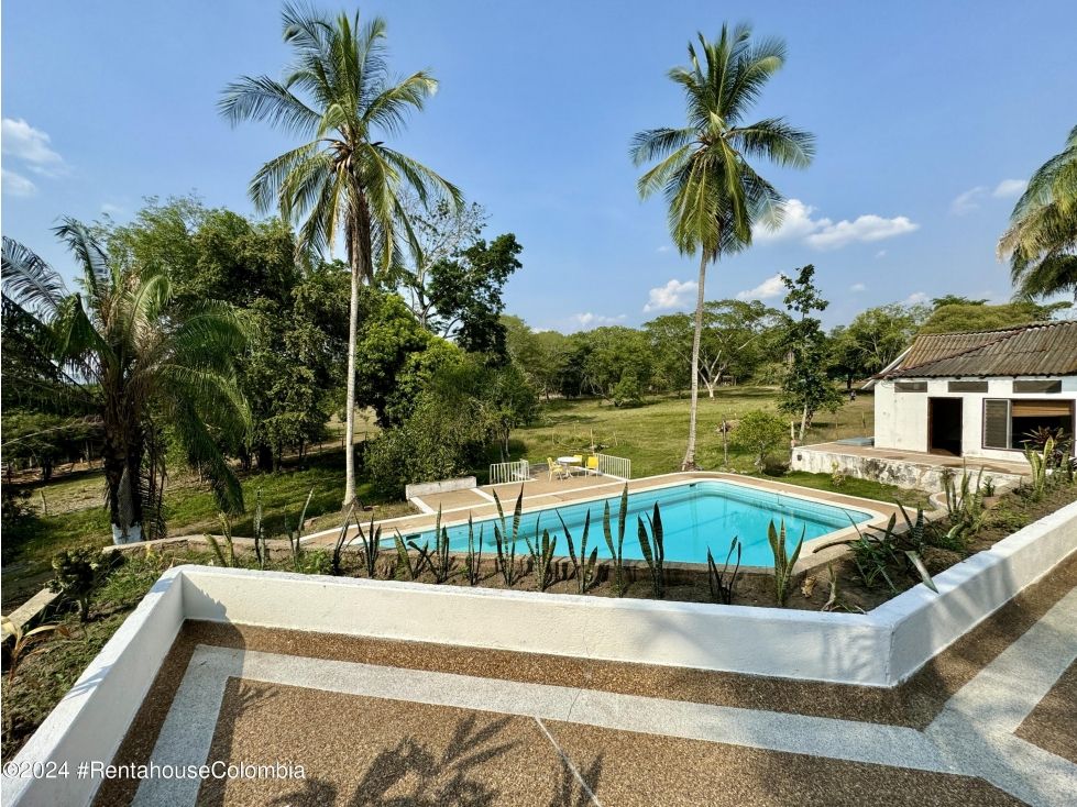 Casa en venta Tolima Carmen De Apicalá Carmen De Apicalá 128 m2 Habitaciones 3 Baños 3 Garajes 2 Precio $537350000