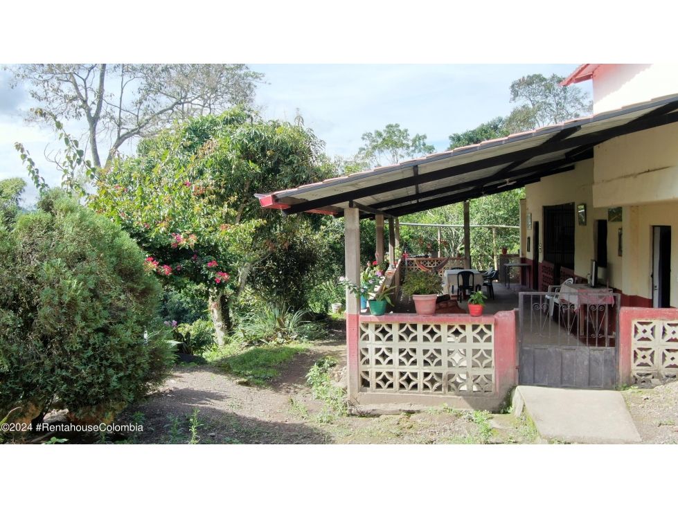 Casa en venta Cundinamarca Anolaima Anolaima 250 m2 Habitaciones 3 Baños 2 Garajes 0 Precio $789000000