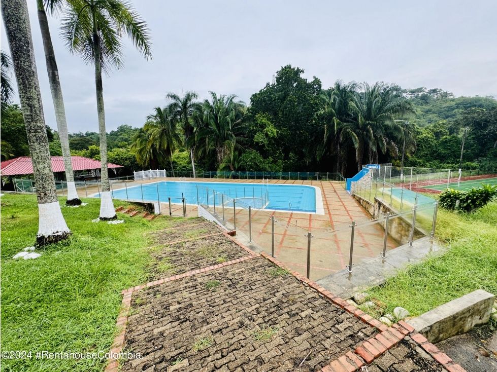 Casa en venta Tolima Melgar Melgar 102 m2 Habitaciones 3 Baños 1 Garajes 2 Precio $440000000
