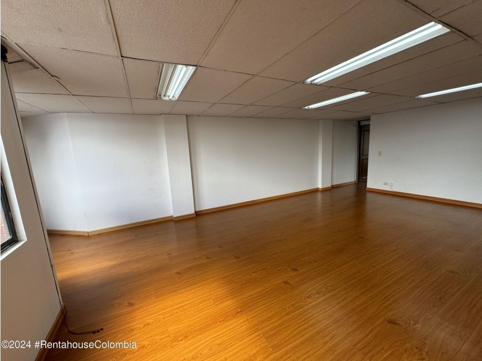 Oficina en venta Cundinamarca Bogotá El Espartillal - Edif Lago 80 59 m2 Habitaciones 0 Baños 2 Garajes 1 Precio $375000000