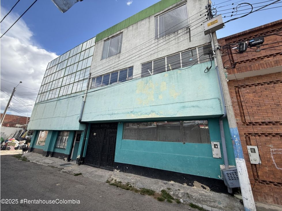 Bodega en venta Cundinamarca Bogotá Prado Veraniego Sur 1050 m2 Habitaciones 0 Baños 4 Garajes 2 Precio $3000000000